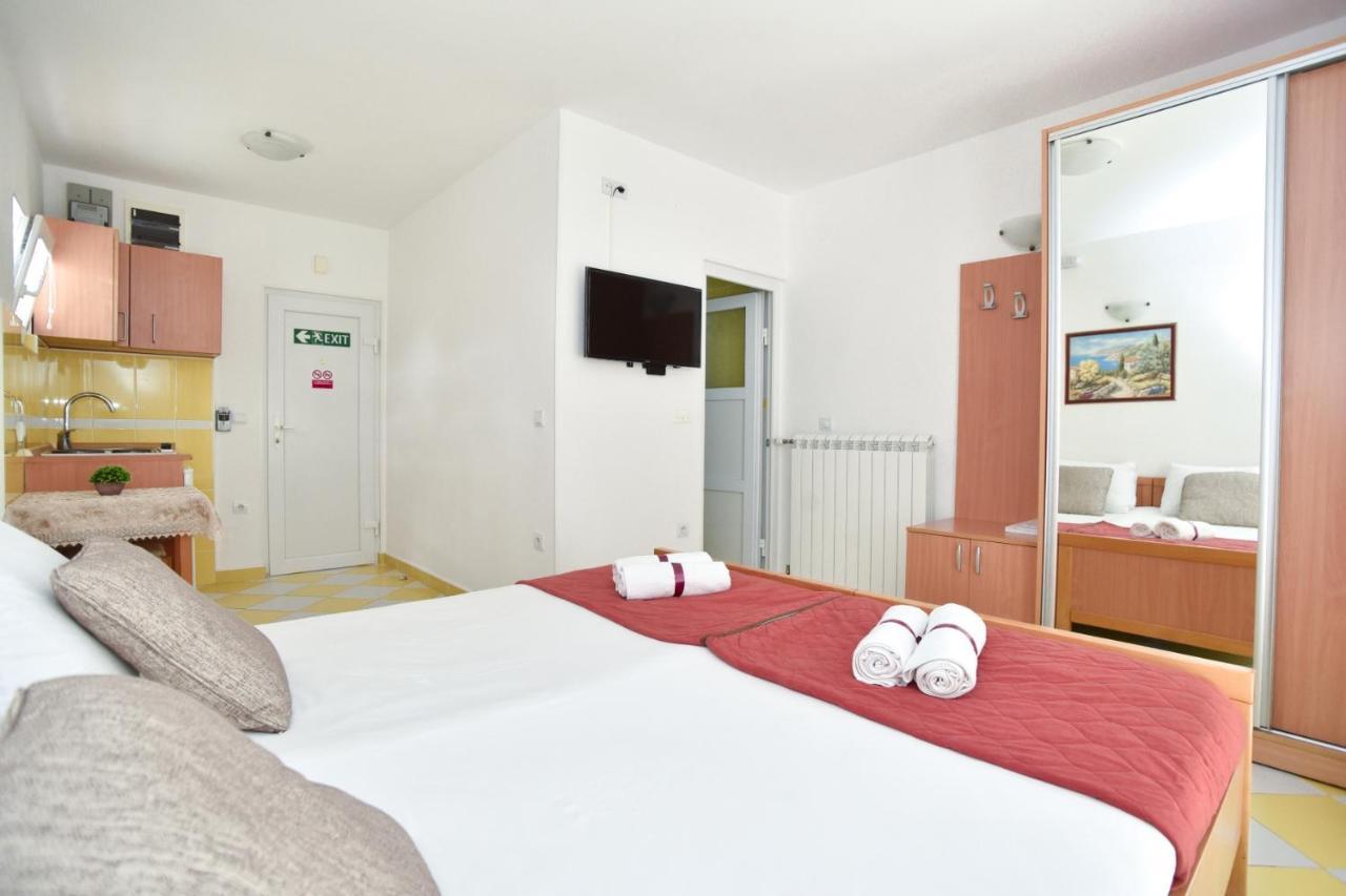D&D Apartments Tivat Exterior photo